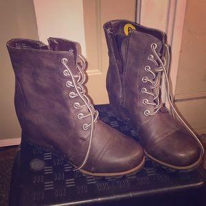 Esprit Women’s Booties